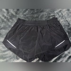 lululemon hotty hot high rise lined shorts 4 inch